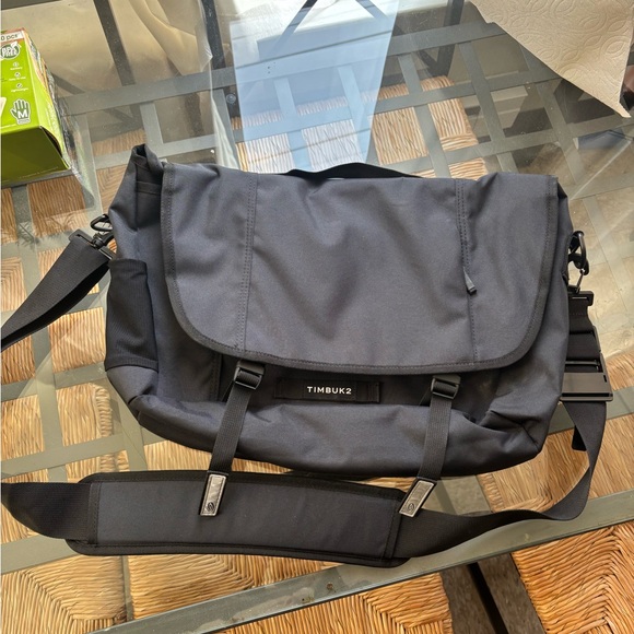 chanel beige matte caviar travel tote bag RESORT ON THE ROAD Luxury Rating Categories_Hardware The North Face Borealis Color:RPET Bodo Green